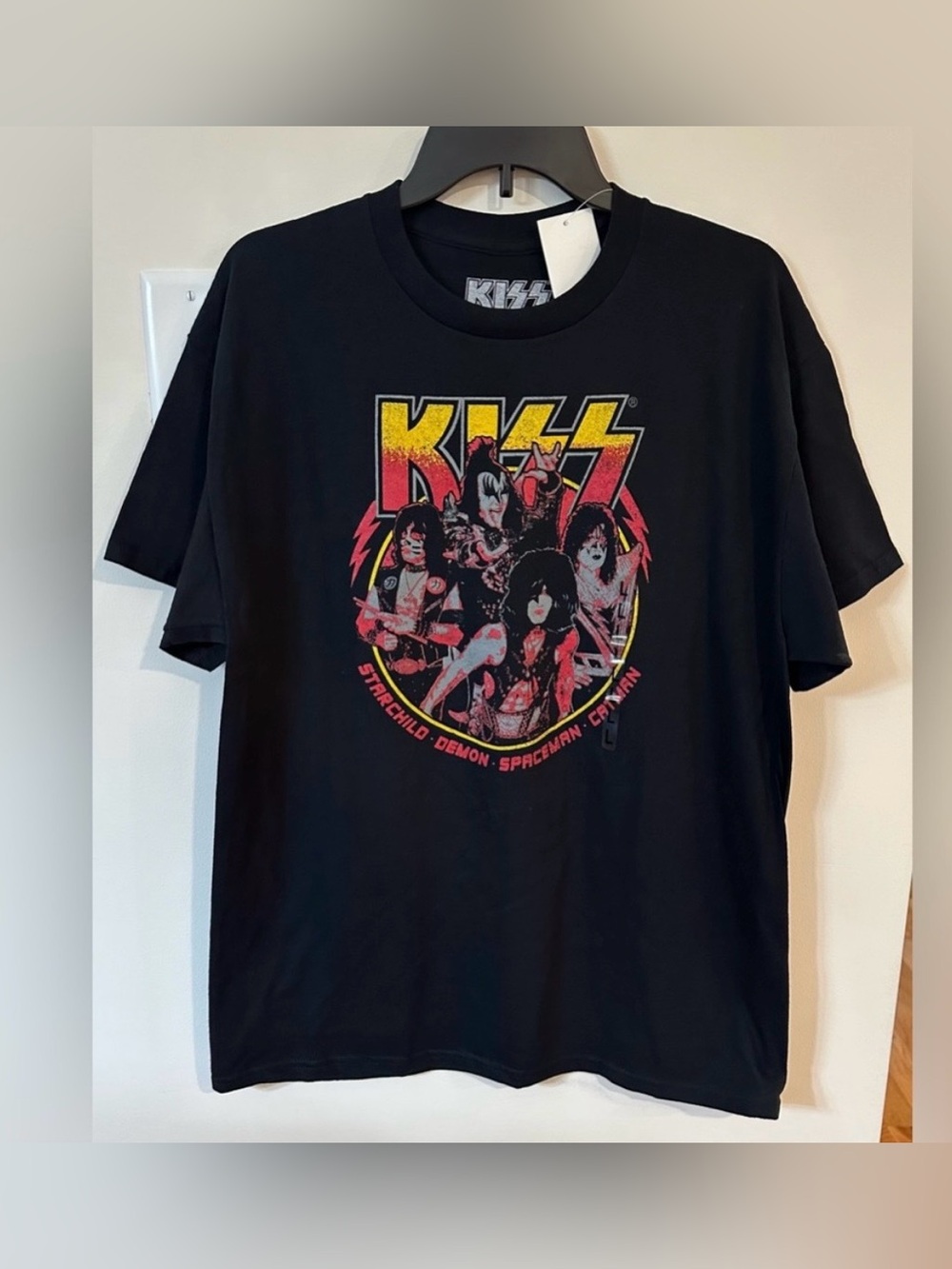KISS Men’s Black/Red/Gray/Yellow Graphic Tshirt NWT Size Medium